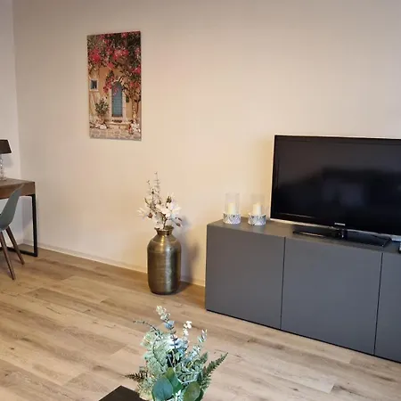 Helle Gemuetliche 3-zi-whg Mit Terrasse Und Gartenzugang