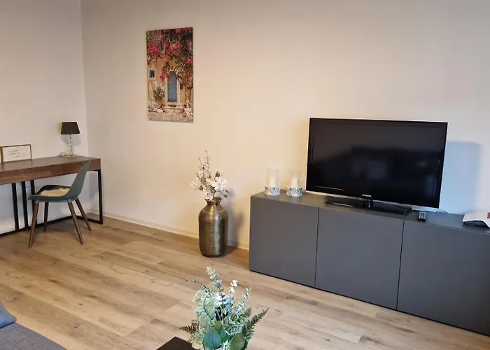 Helle Gemuetliche 3-zi-whg Mit Terrasse Und Gartenzugang